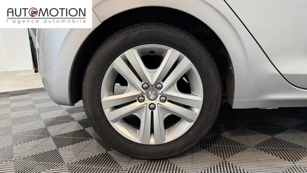 Peugeot 208 - Photo 9