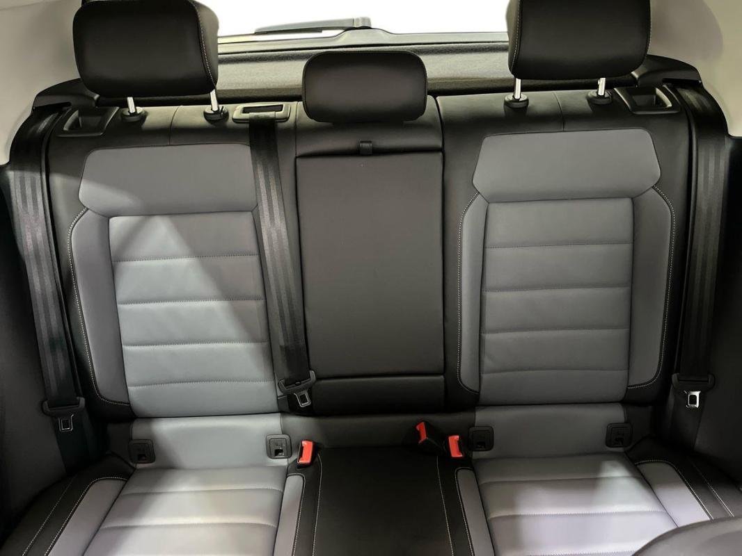 Volkswagen T-Roc - Photo 22