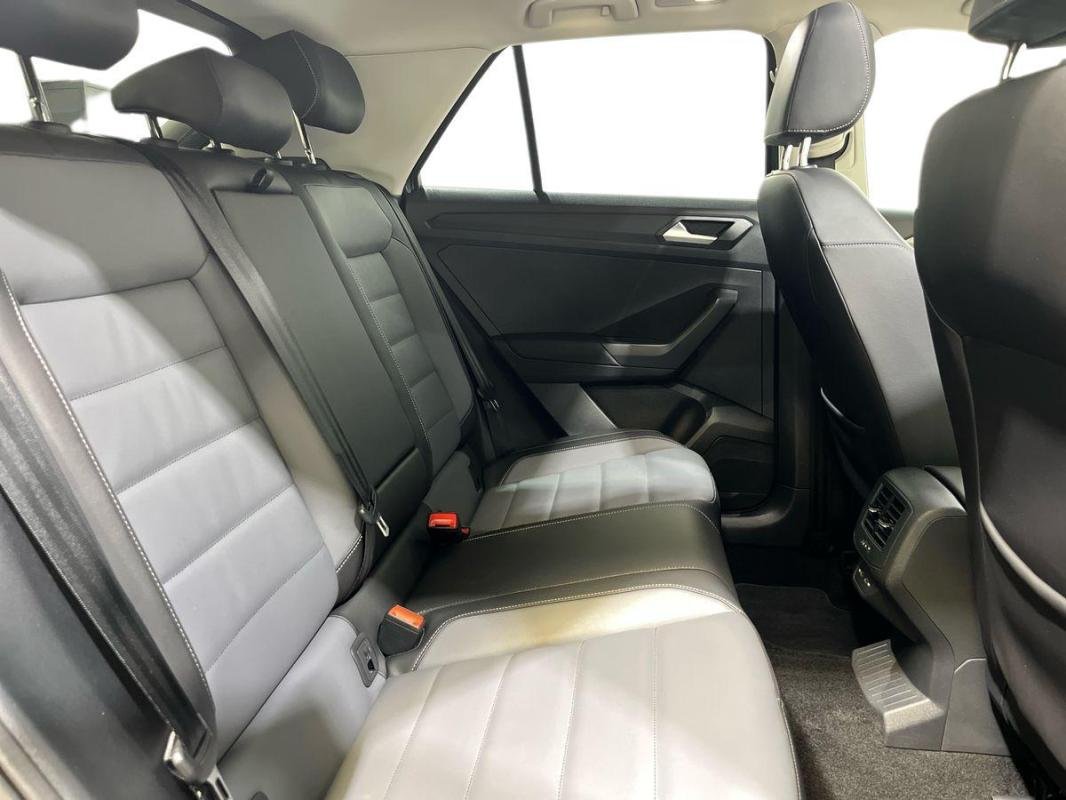 Volkswagen T-Roc - Photo 23