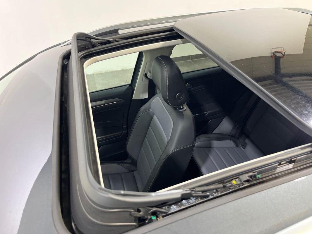 Volkswagen T-Roc - Photo 35