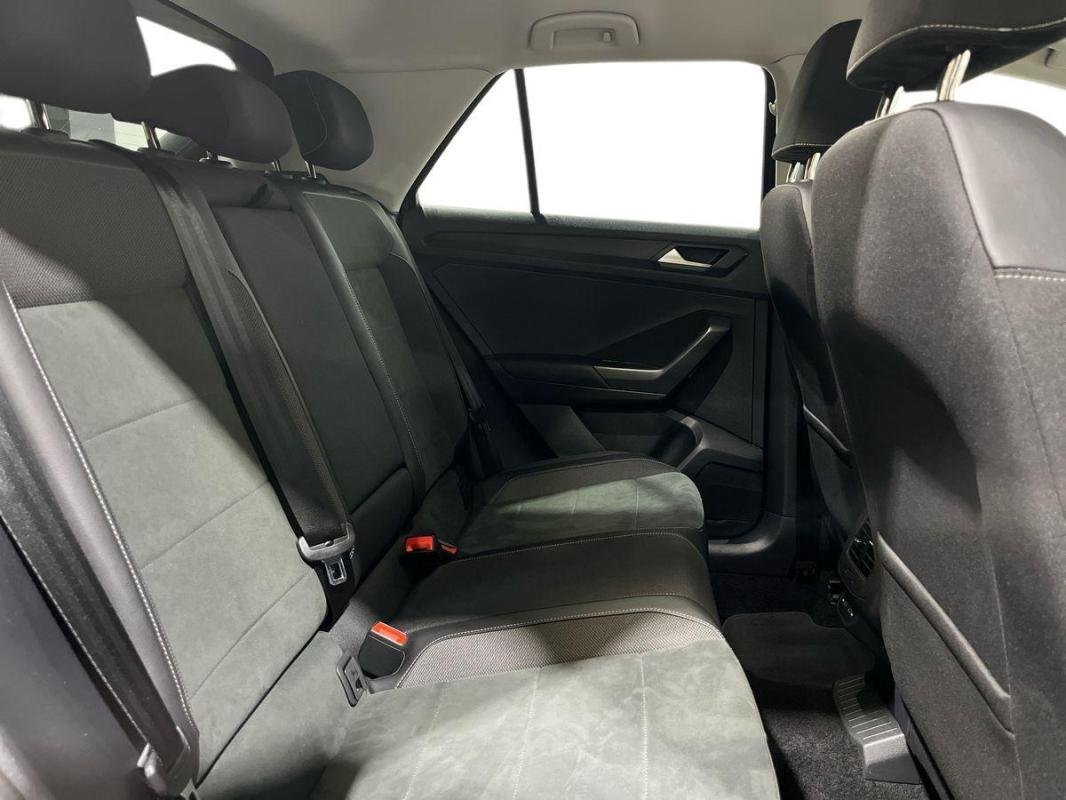 Volkswagen T-Roc - Photo 23