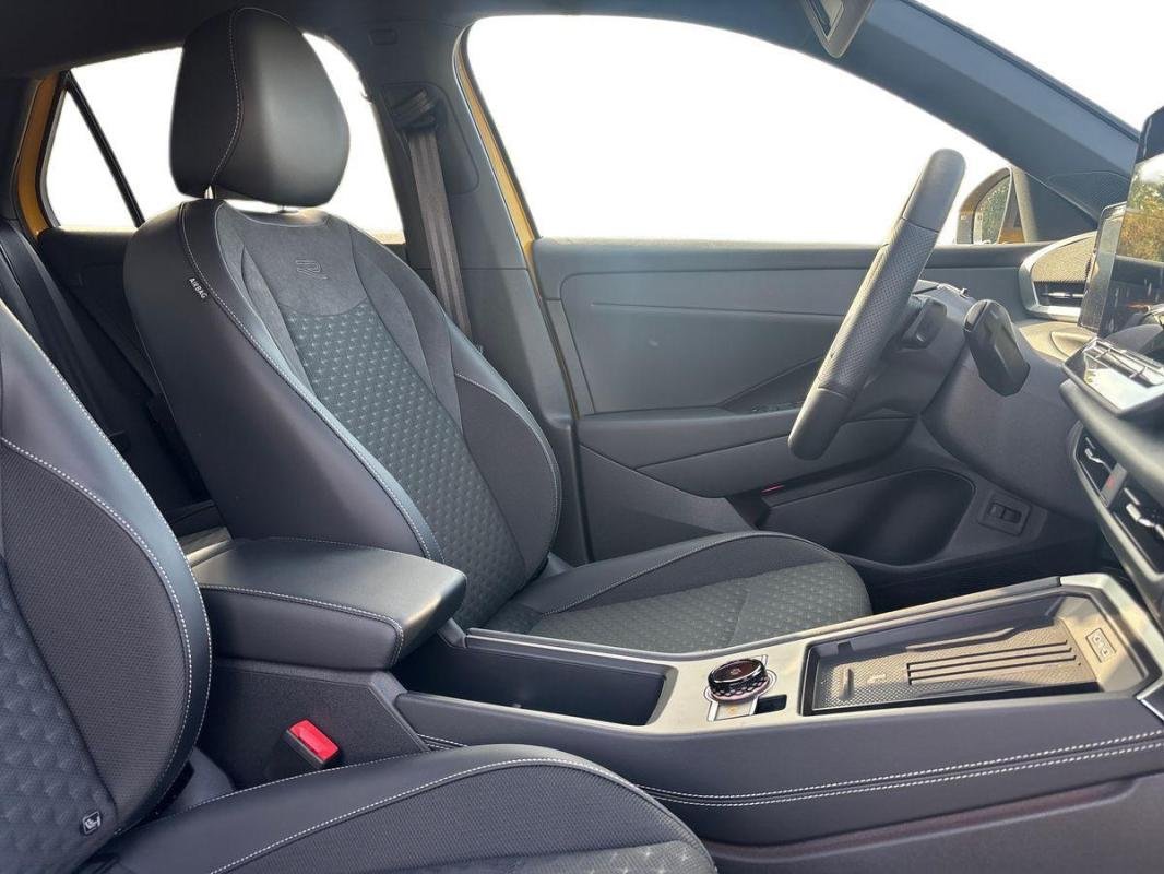 Volkswagen T-Roc - Photo 13