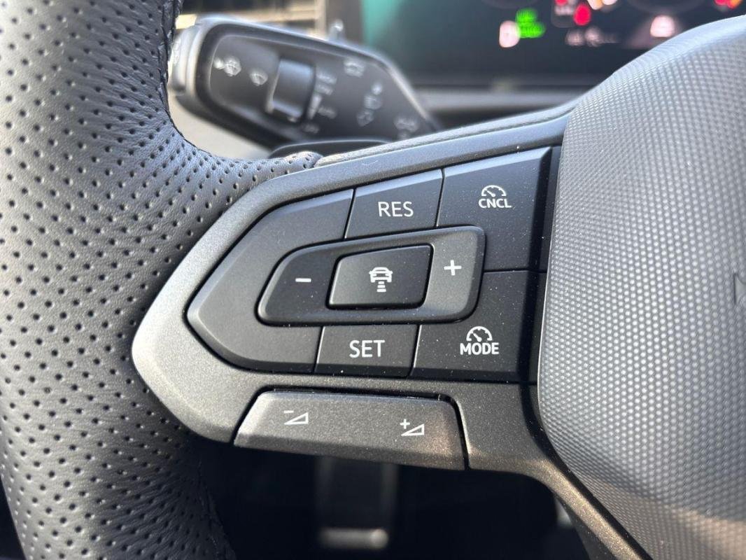 Volkswagen T-Roc - Photo 21