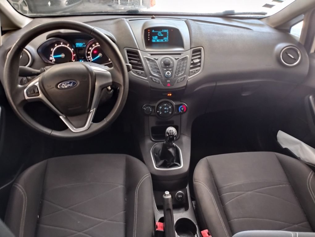 Ford Fiesta - Photo 3