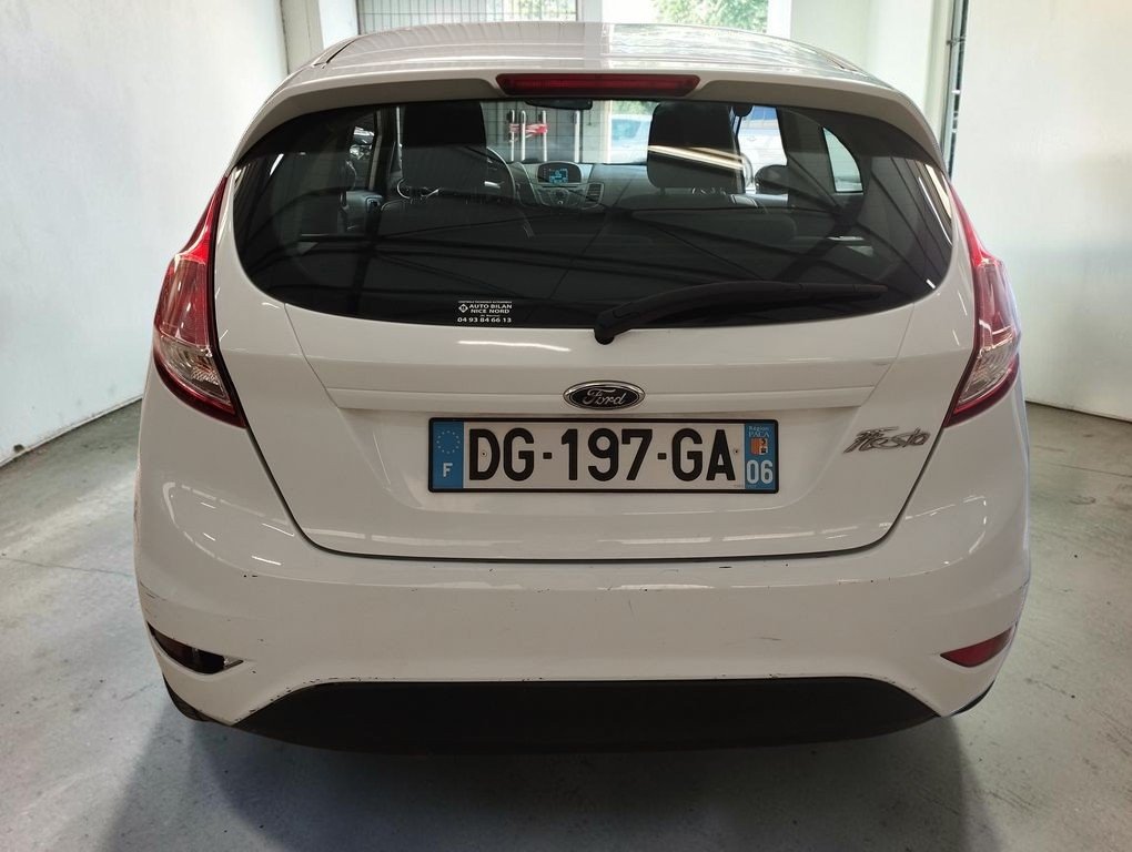 Ford Fiesta - Photo 5