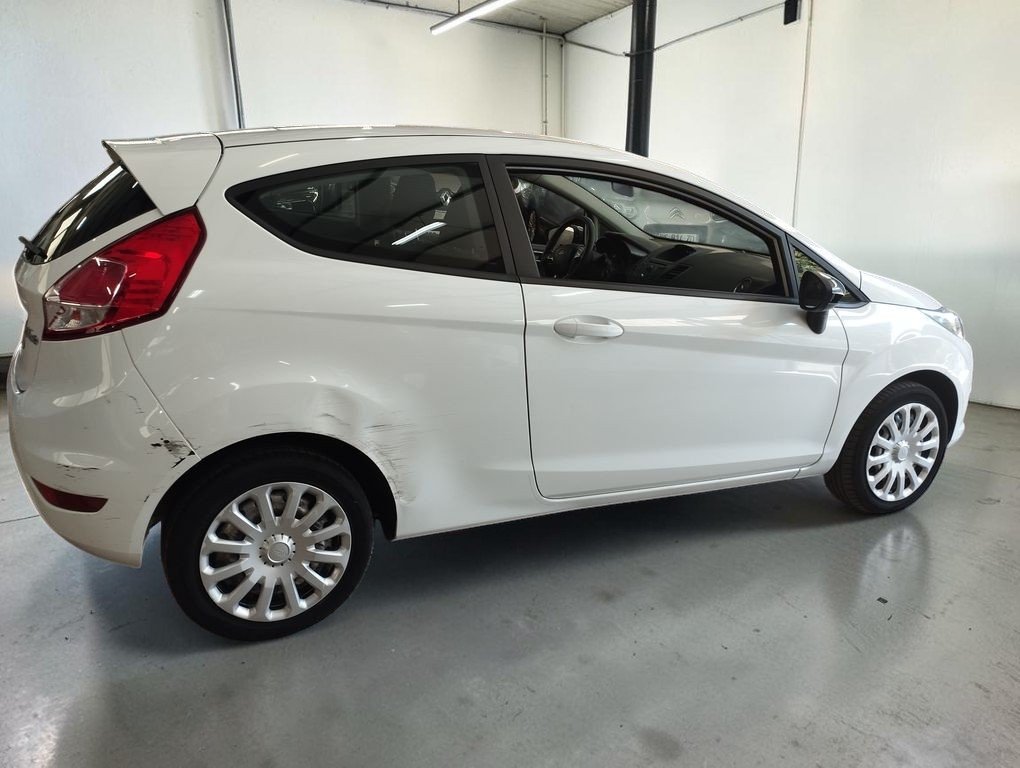 Ford Fiesta - Photo 7