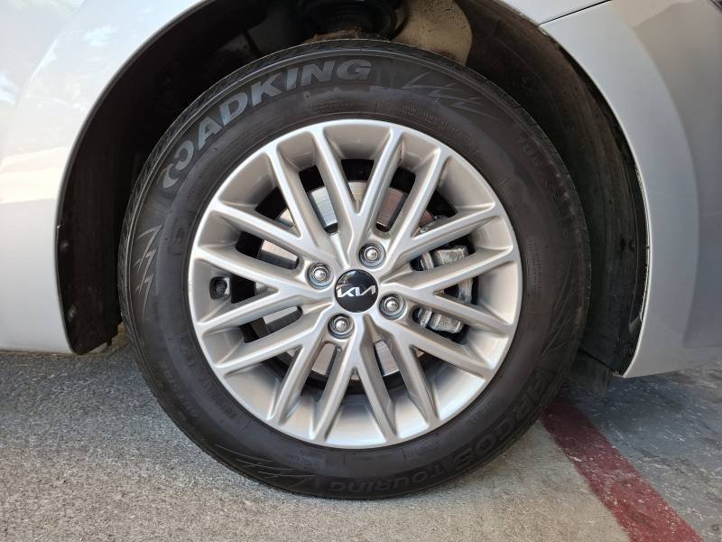 Kia Rio - Photo 14