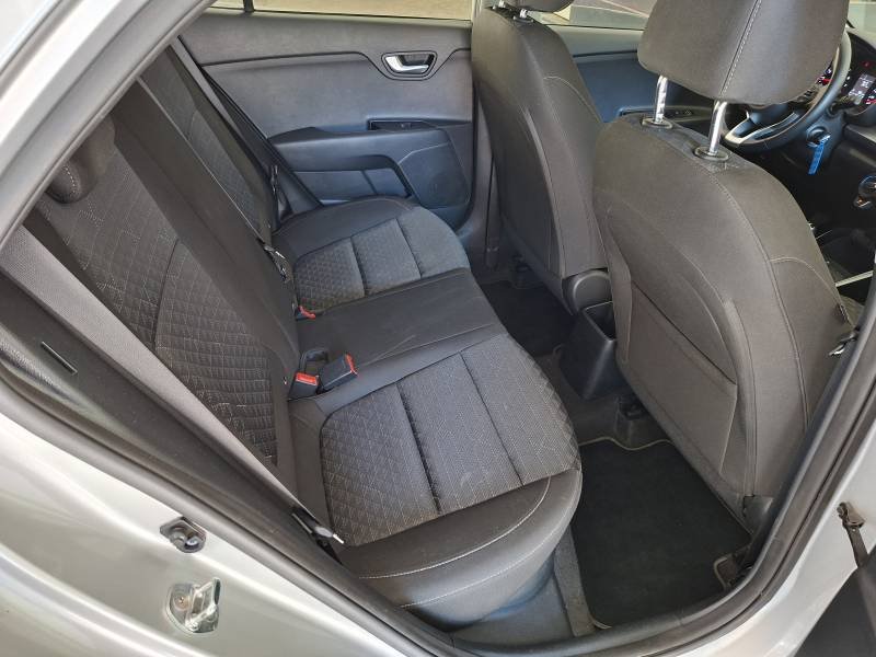 Kia Rio - Photo 17