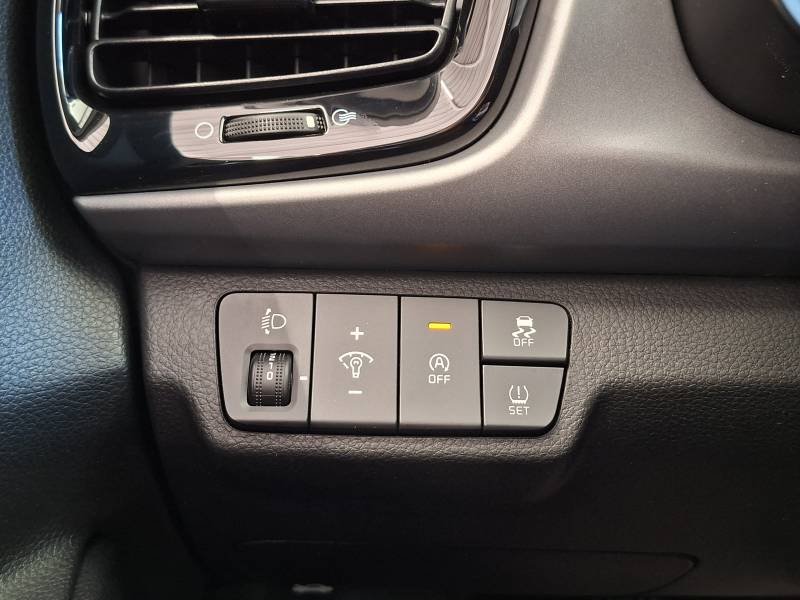 Kia Rio - Photo 20