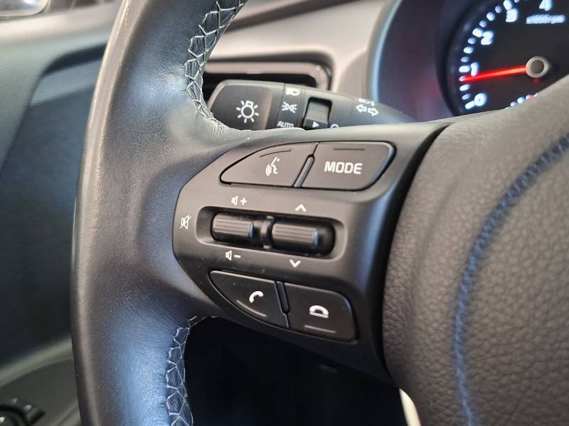 Kia Rio - Photo 22