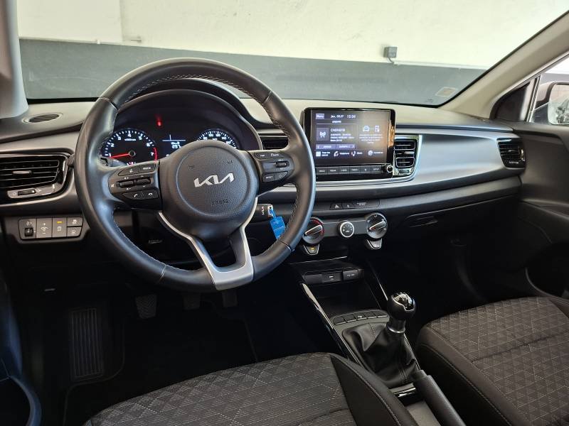 Kia Rio - Photo 9