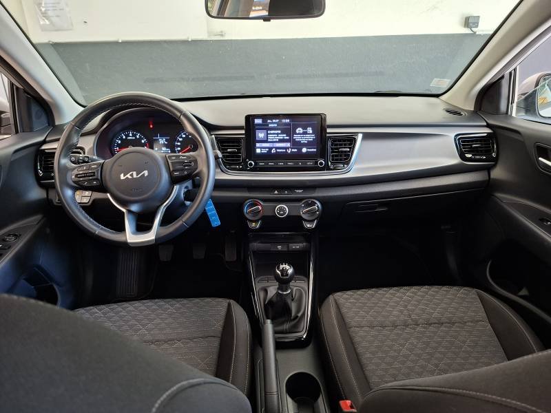 Kia Rio - Photo 10