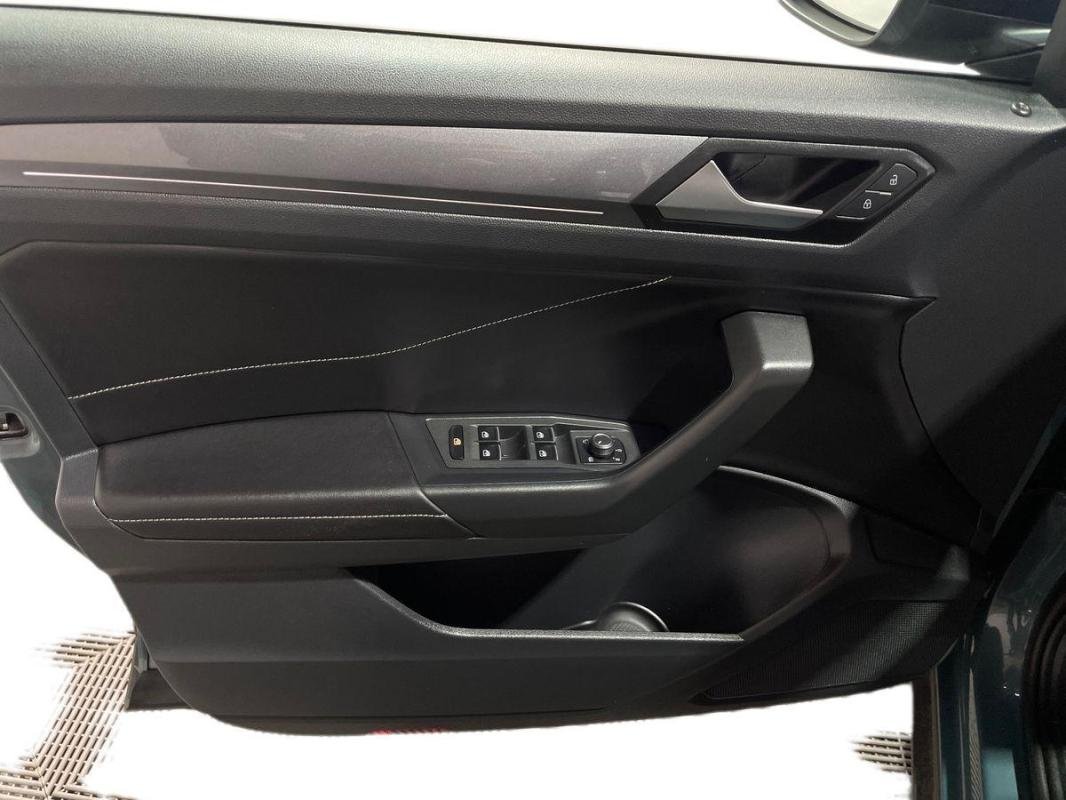 Volkswagen T-Roc - Photo 15