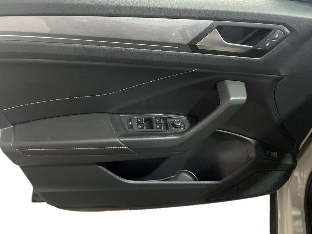 Volkswagen T-Roc - Photo 15