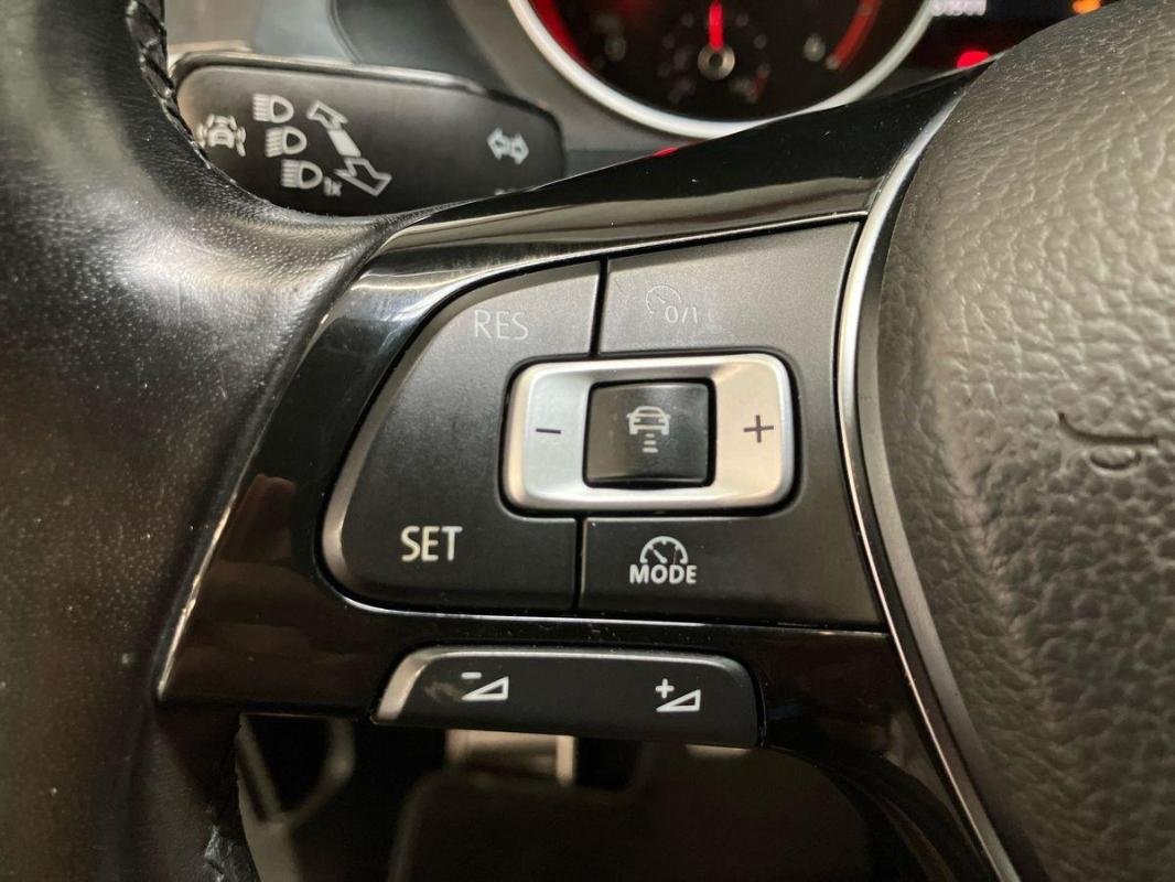 Volkswagen Tiguan - Photo 21