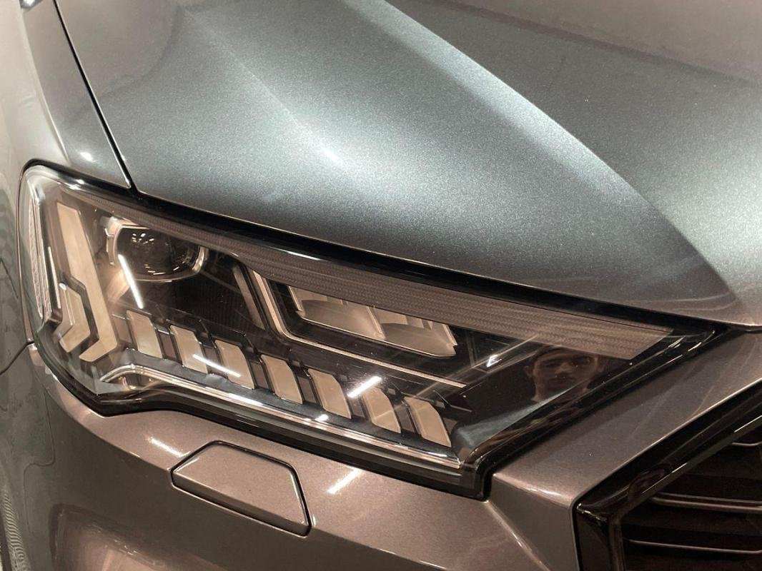 Audi Q7 - Photo 25