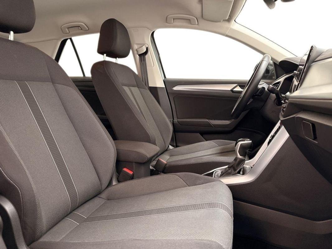 Volkswagen T-Roc - Photo 13