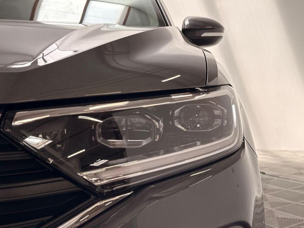 Volkswagen T-Roc - Photo 25