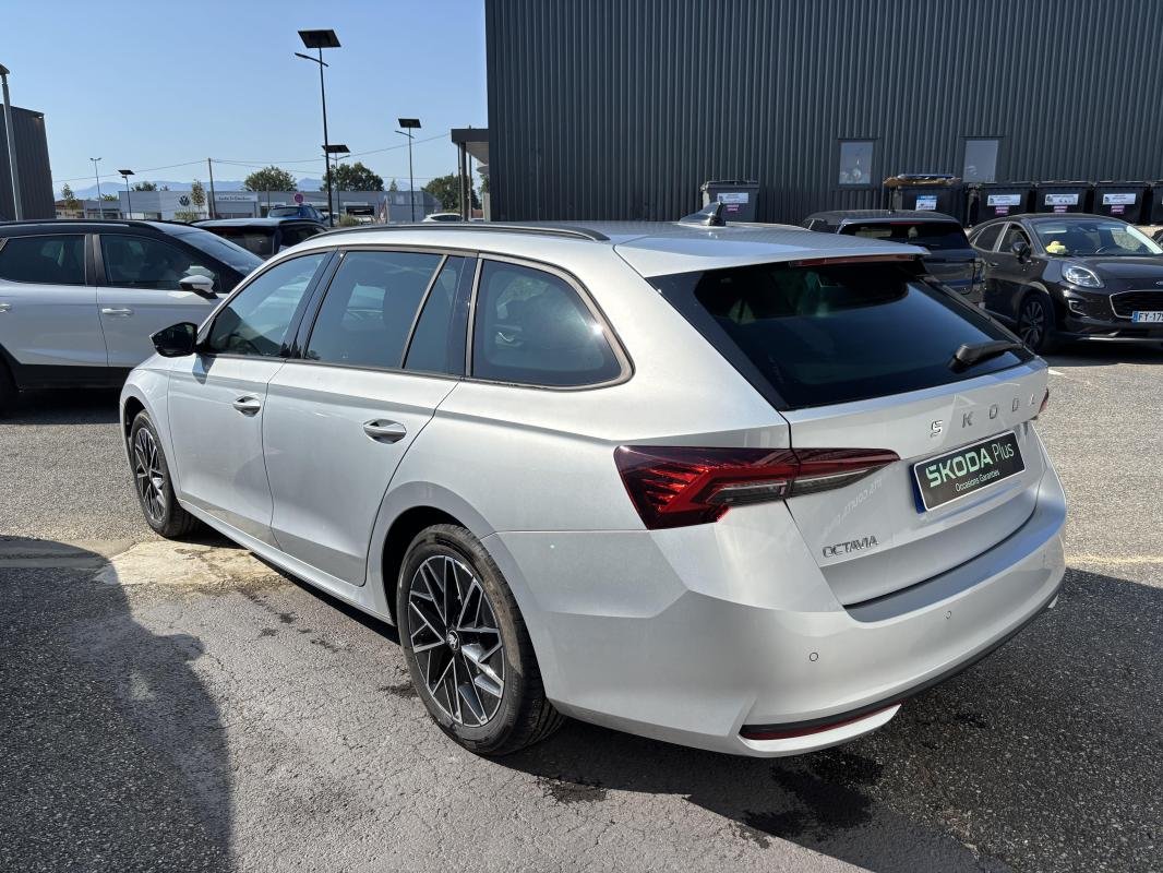 Skoda Octavia - Photo 2