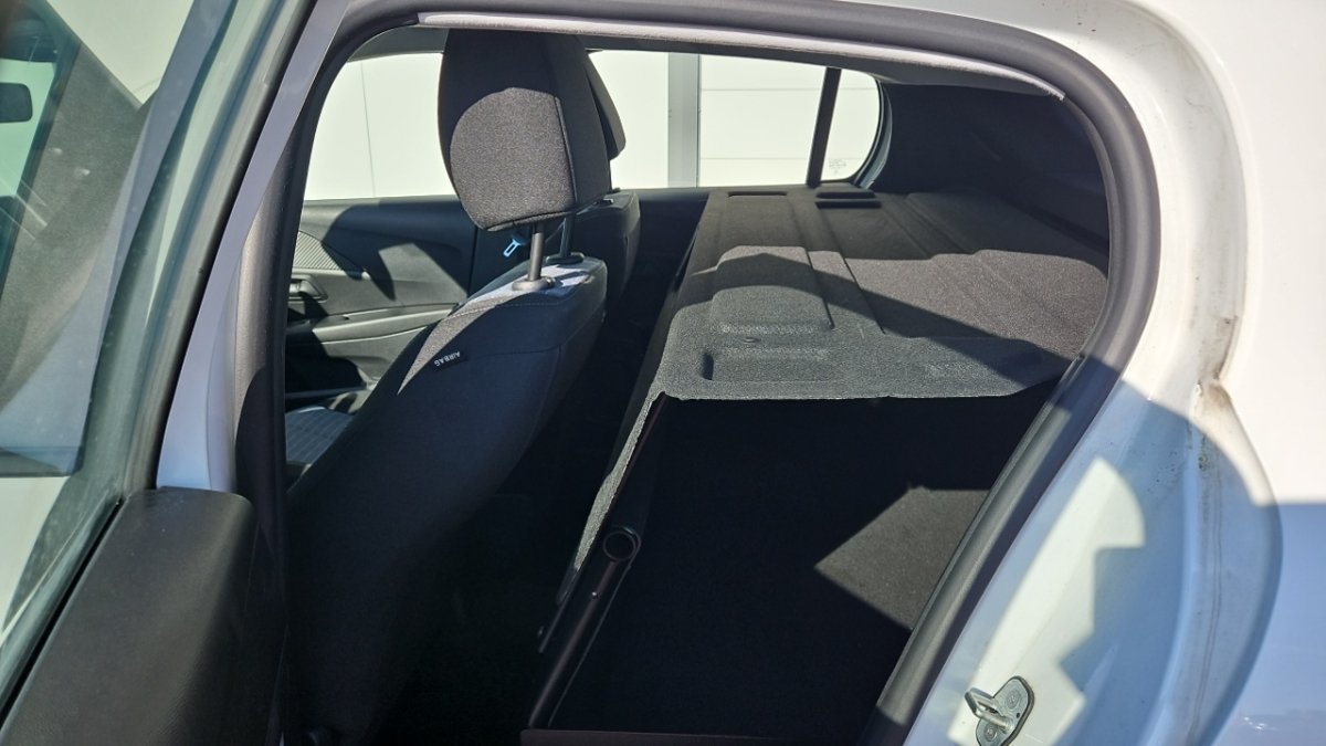Peugeot 208 affaire - Photo 11