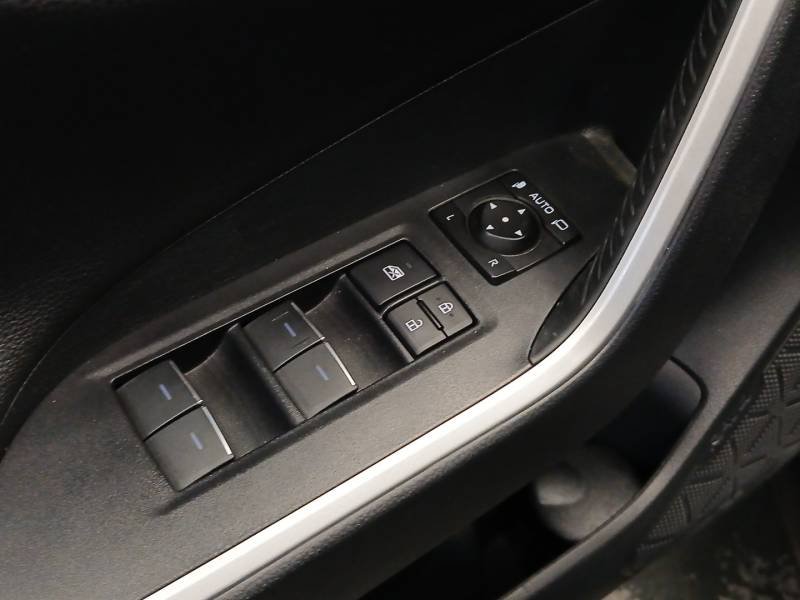 Toyota RAV4 - Photo 17