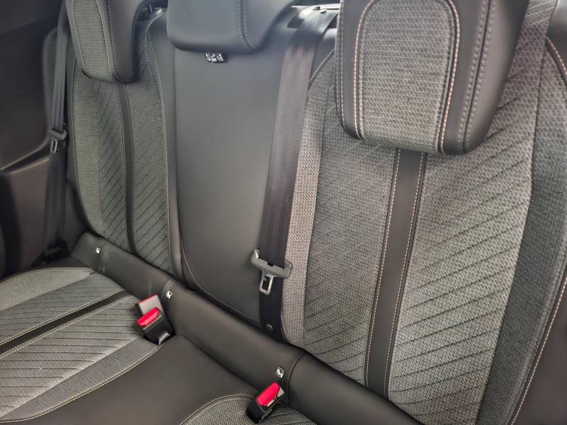 Peugeot 208 - Photo 18