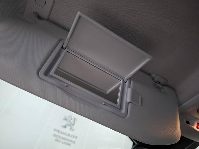 Peugeot 208 - Photo 32