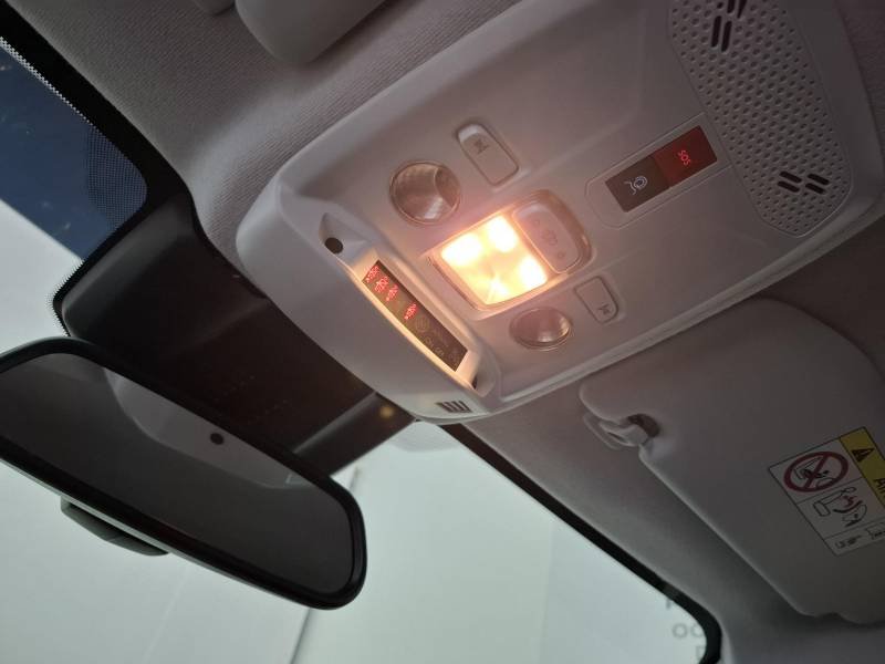 Peugeot 208 - Photo 29