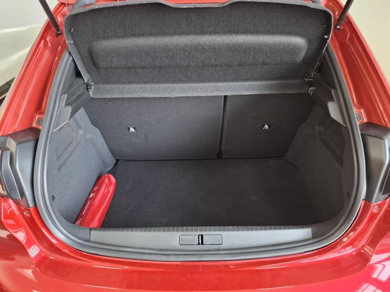 Peugeot 208 - Photo 9