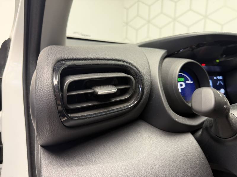 Toyota Yaris - Photo 34