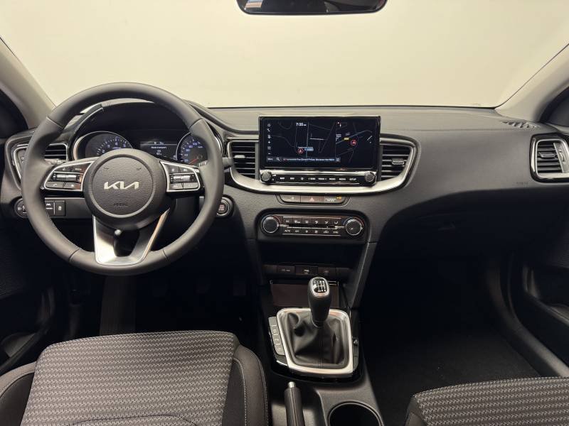 Kia CEED - Photo 12