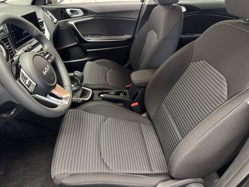 Kia CEED - Photo 14