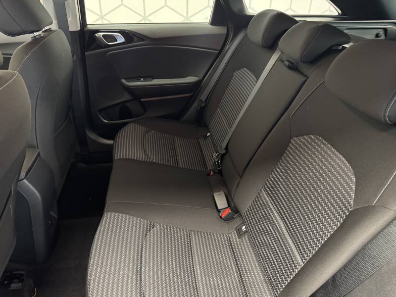 Kia CEED - Photo 15