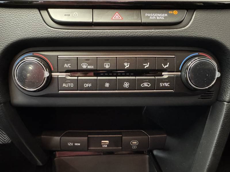 Kia CEED - Photo 21