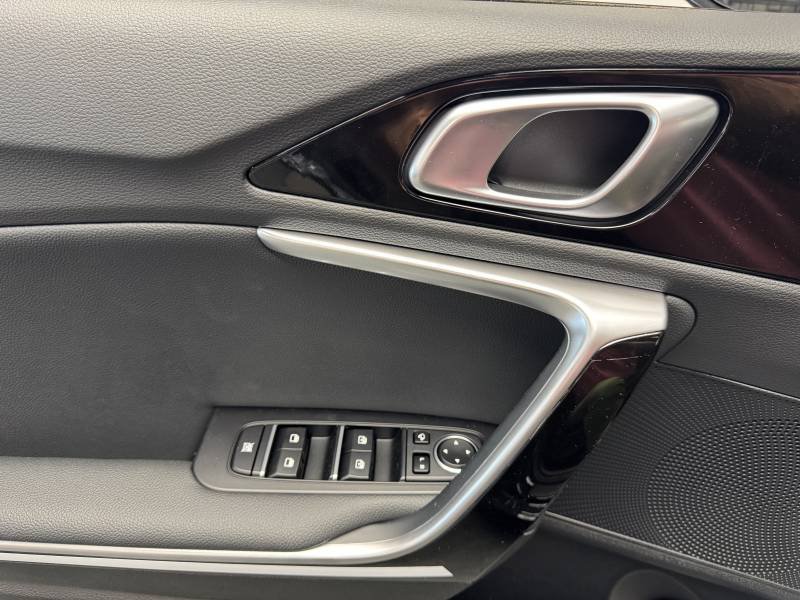 Kia CEED - Photo 30