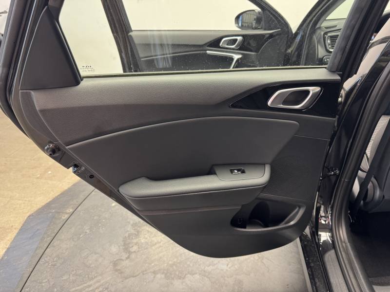 Kia CEED - Photo 37