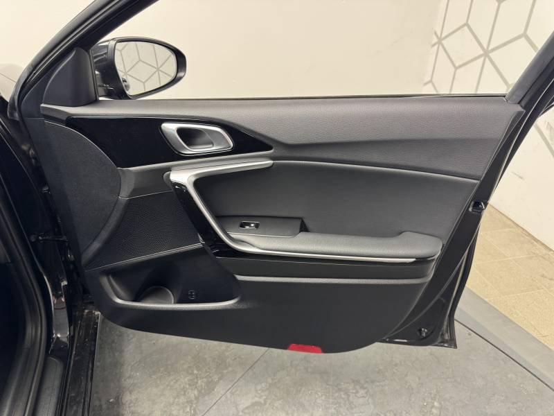 Kia CEED - Photo 38