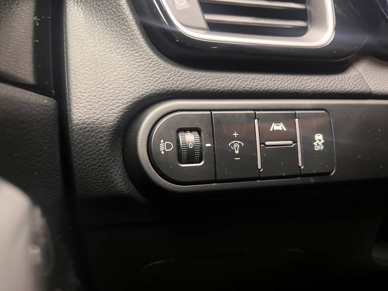 Kia CEED - Photo 25