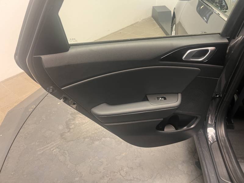 Kia CEED - Photo 27