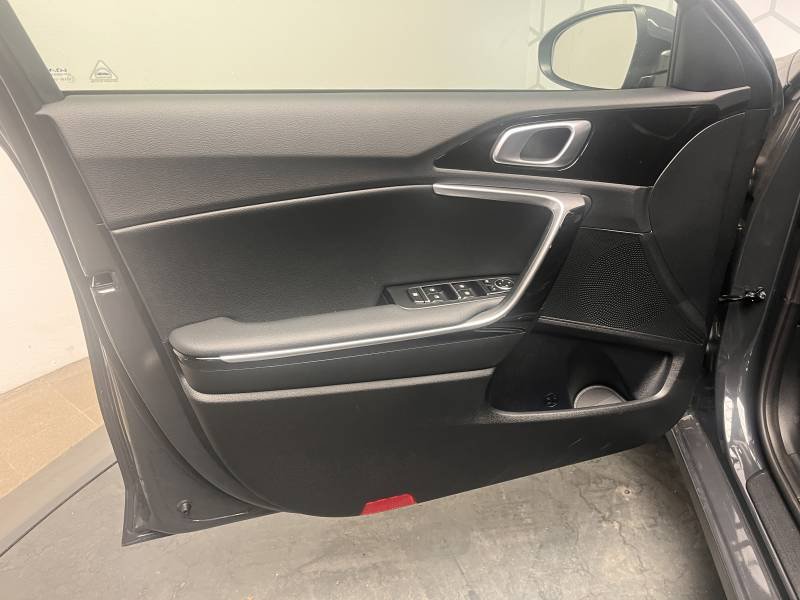 Kia CEED - Photo 29