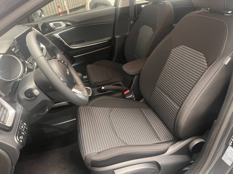 Kia CEED - Photo 30