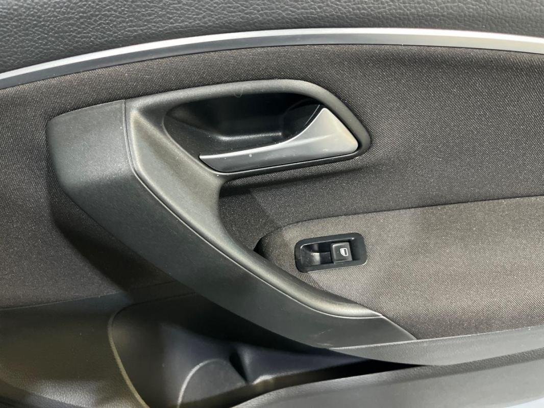 Volkswagen Polo - Photo 15