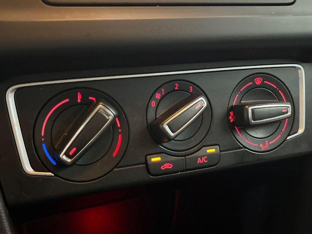 Volkswagen Polo - Photo 19