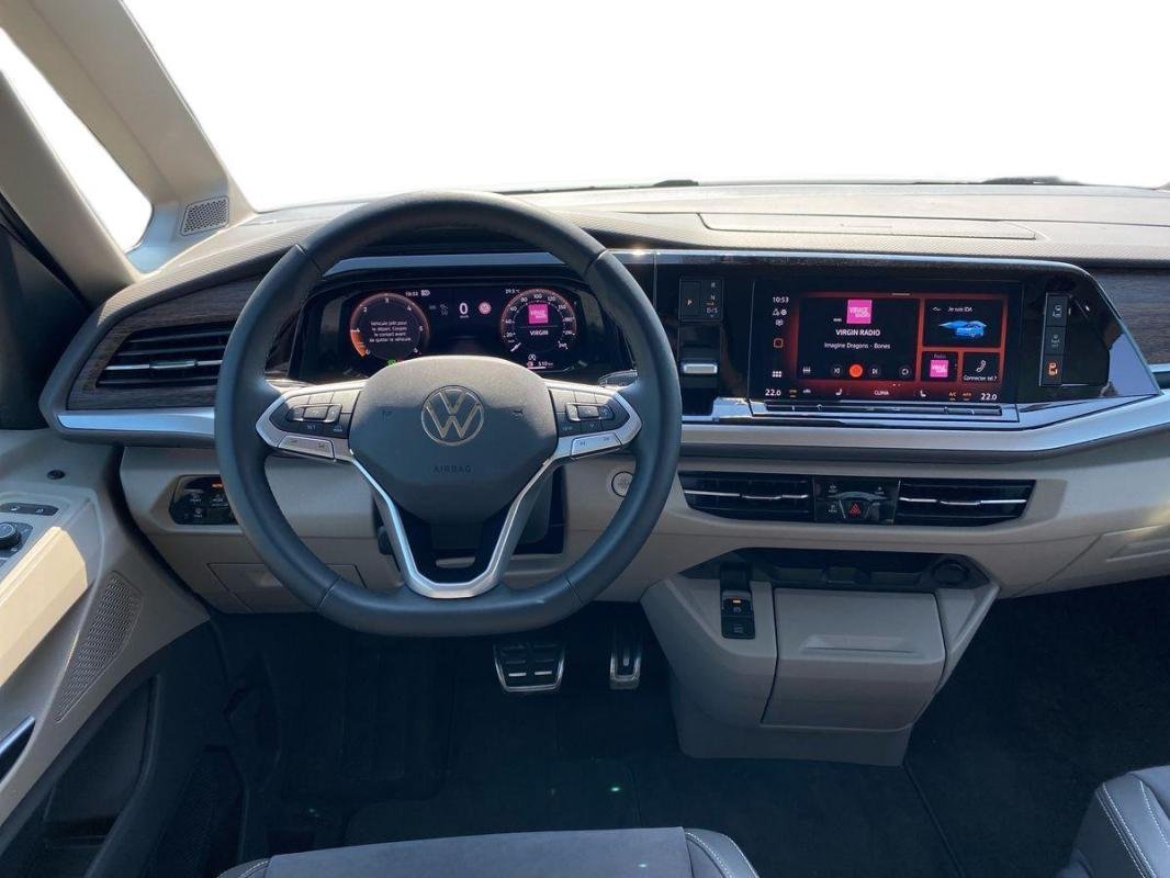 Volkswagen Multivan - Photo 24