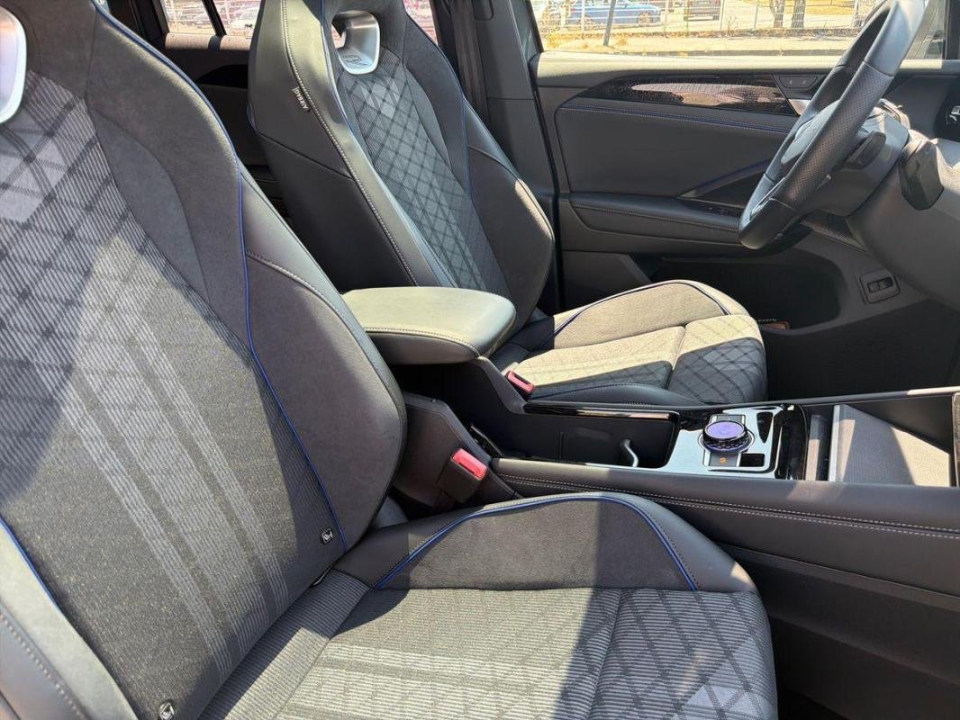 Volkswagen Tiguan - Photo 12