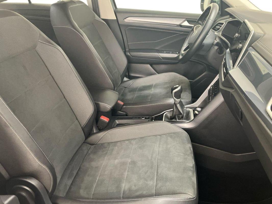 Volkswagen T-Roc - Photo 13