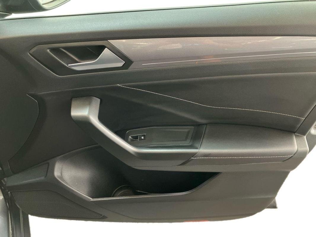 Volkswagen T-Roc - Photo 15