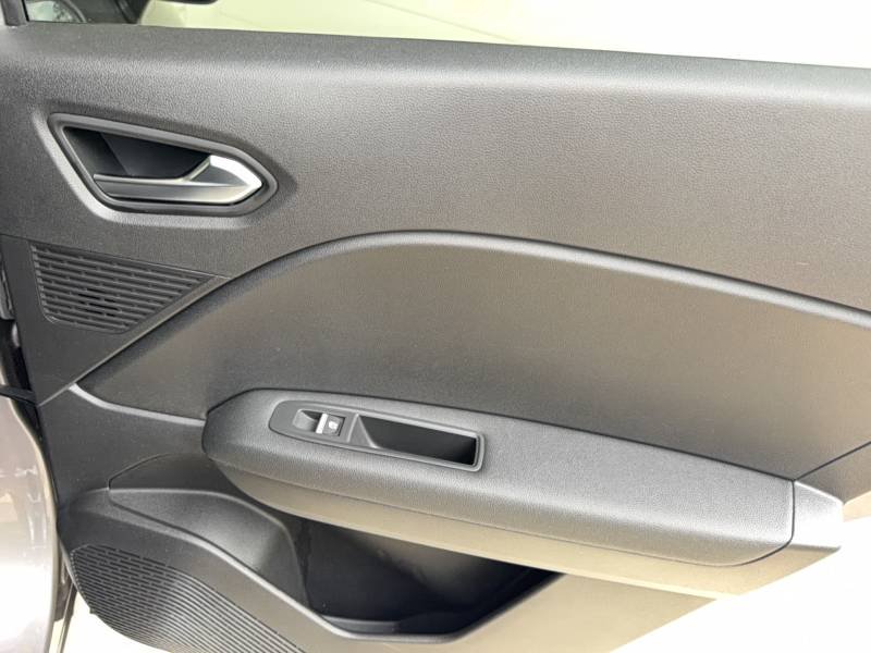 Renault Captur - Photo 11