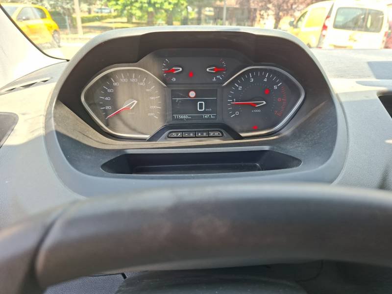 Peugeot Rifter - Photo 17