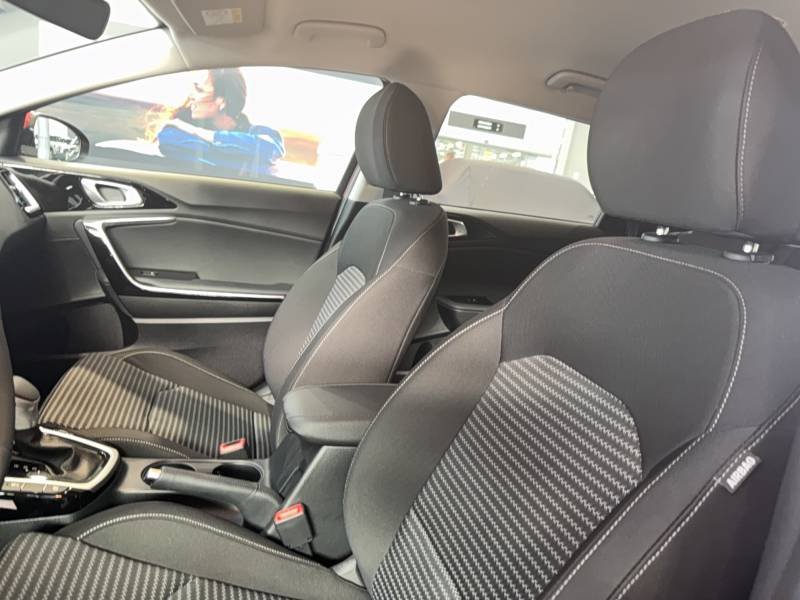 Kia CEED - Photo 21